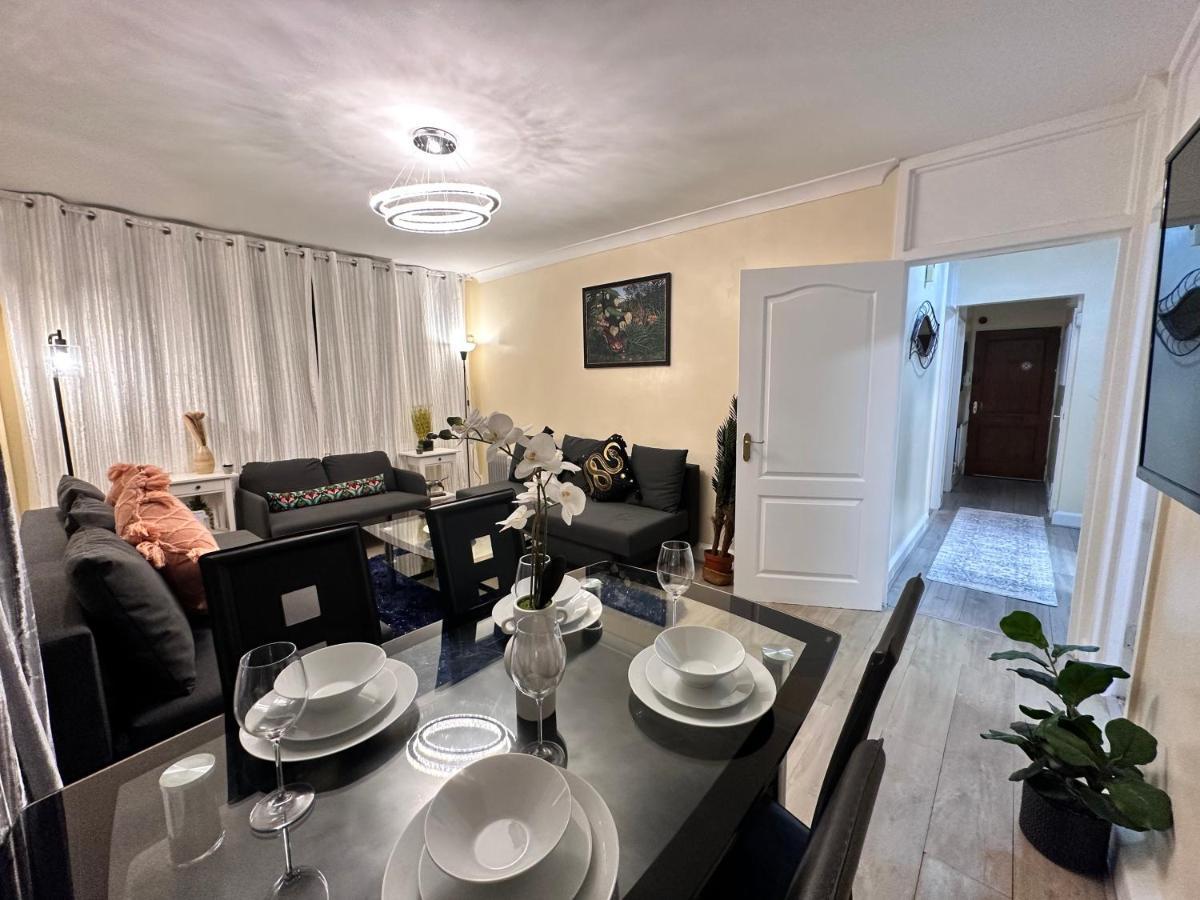 Posh 2-Bedroom, Living Room, Kitchen & 1.5 Bathroom Londen Buitenkant foto