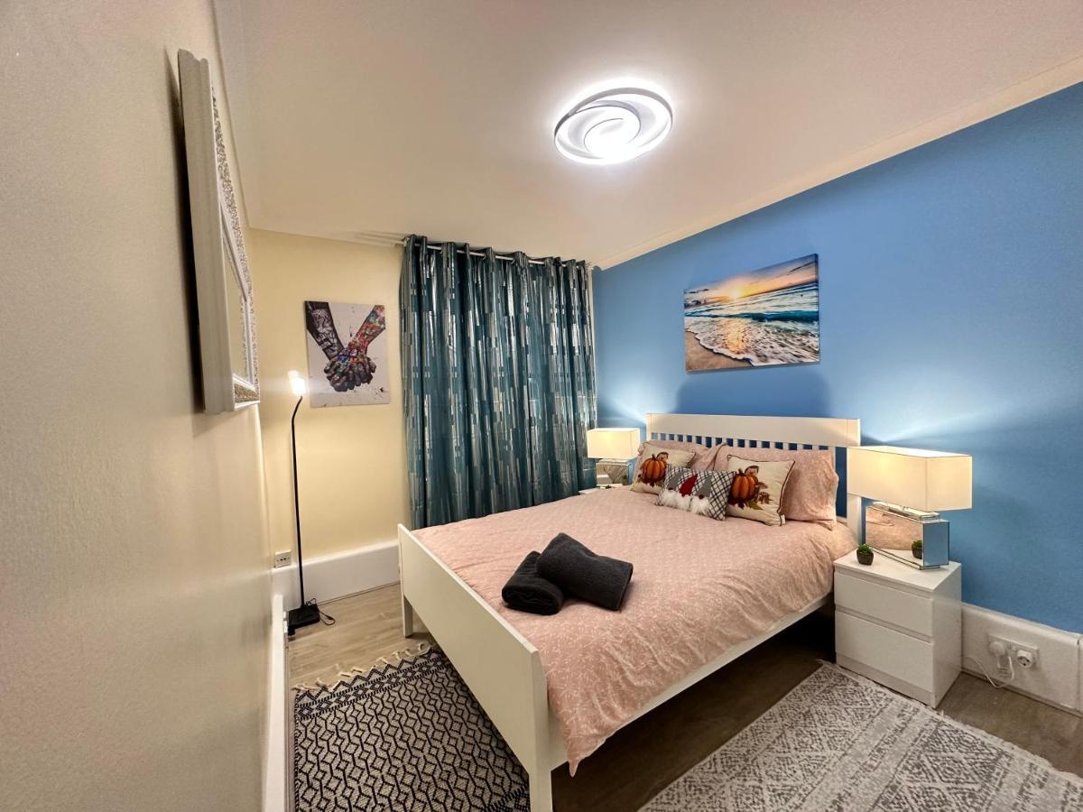 Posh 2-Bedroom, Living Room, Kitchen & 1.5 Bathroom Londen Buitenkant foto