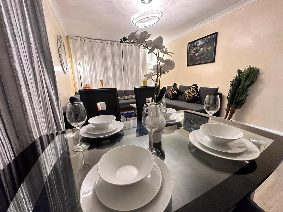 Posh 2-Bedroom, Living Room, Kitchen & 1.5 Bathroom Londen Buitenkant foto