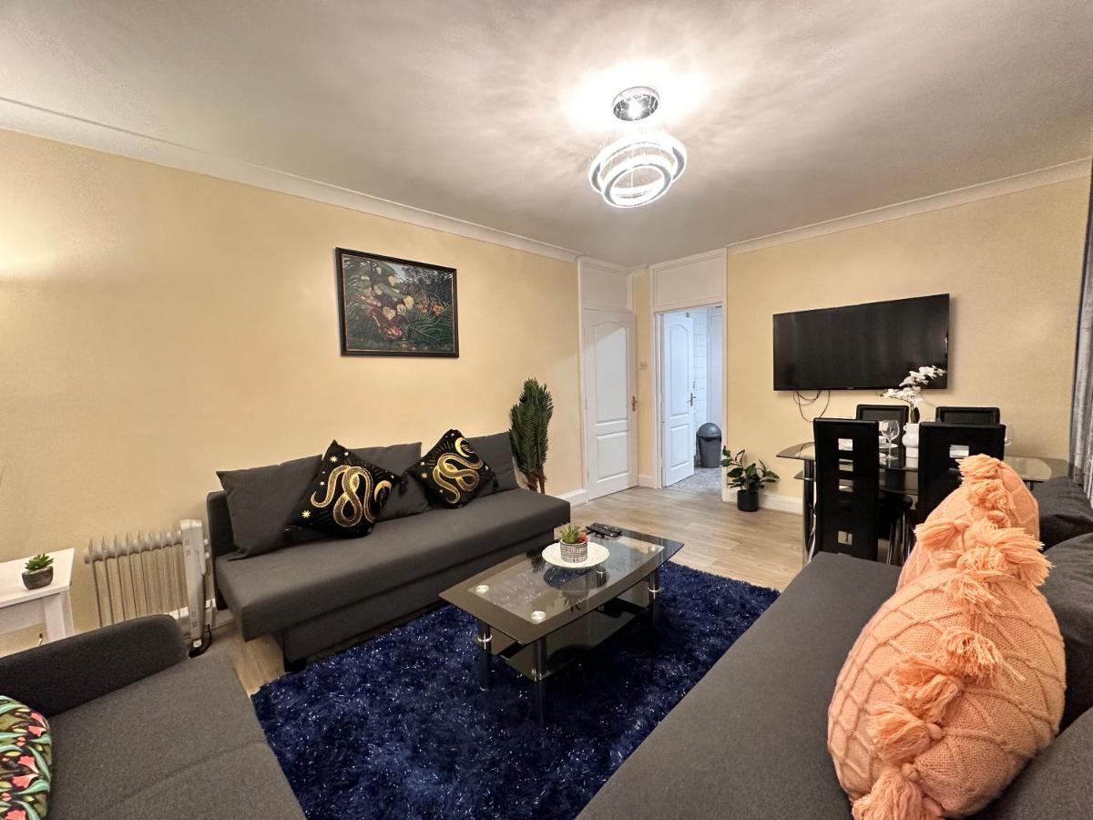 Posh 2-Bedroom, Living Room, Kitchen & 1.5 Bathroom Londen Buitenkant foto