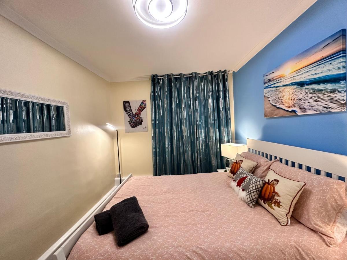 Posh 2-Bedroom, Living Room, Kitchen & 1.5 Bathroom Londen Buitenkant foto